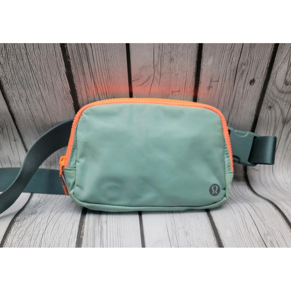 Lululemon Everywhere 1L Belt Waist Fanny Pack Bag Arctic Green Tidewater Teal